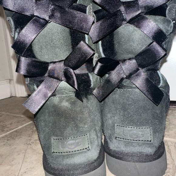 UGG Black Bailey Bow II (Suede Boots with Ribbon Accents) - Picture 1 of 2